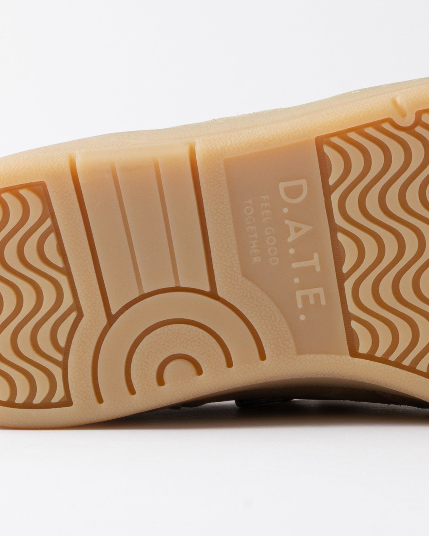 D.A.T.E SNEAKERS COURT 2.0 SUEDE CAMEL